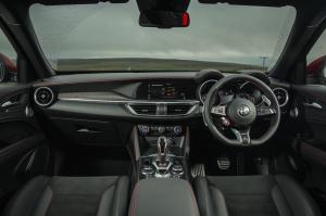Alfa Romeo Stelvio Quadrifoglio 2020 года  (UK)